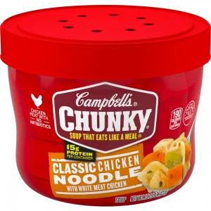 Sopa de pollo y tallarines estilo clásico (Classic Chicken Noodle Soup)