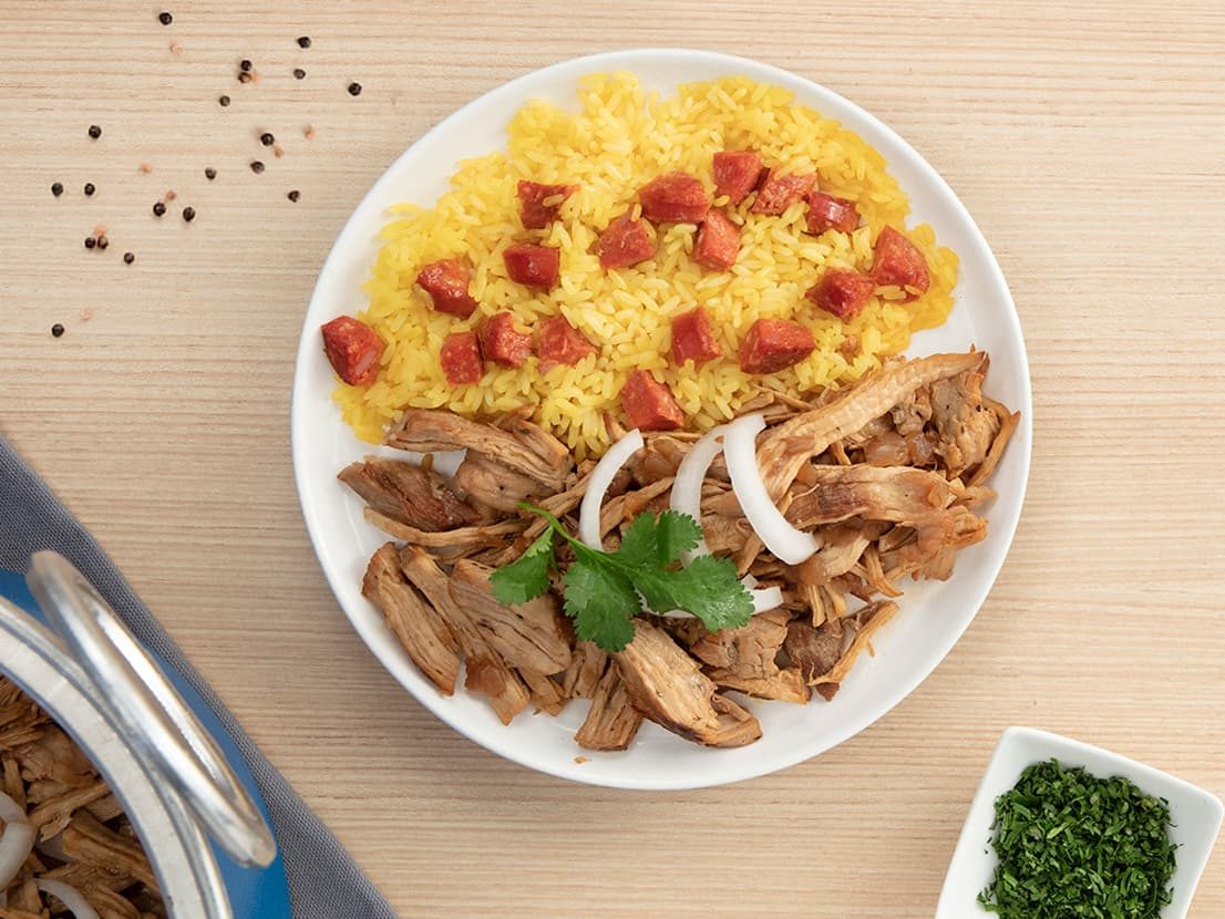 Pernil de Cerdo al Caldero con Arroz con Longaniza