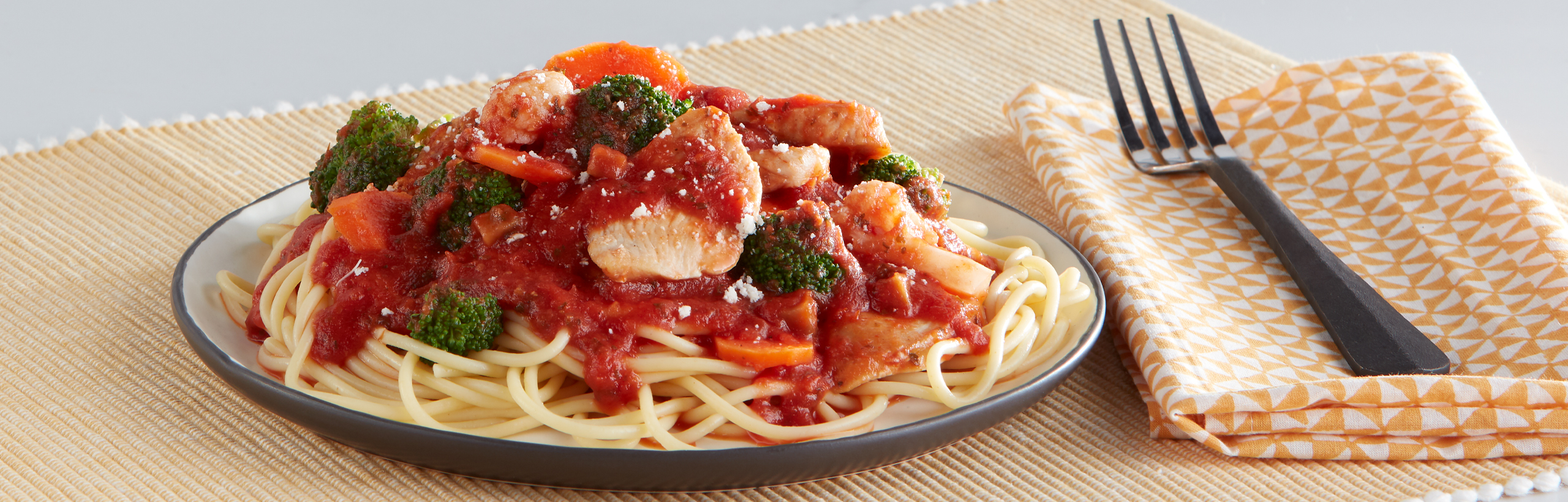 Chicken Italiano with Garlic Bread Prego® Pasta Sauces