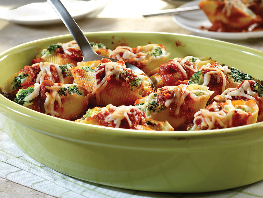 Image of prepared Vegetarian Broccoli & Cheese Stuffed Shells made with Prego® sauce