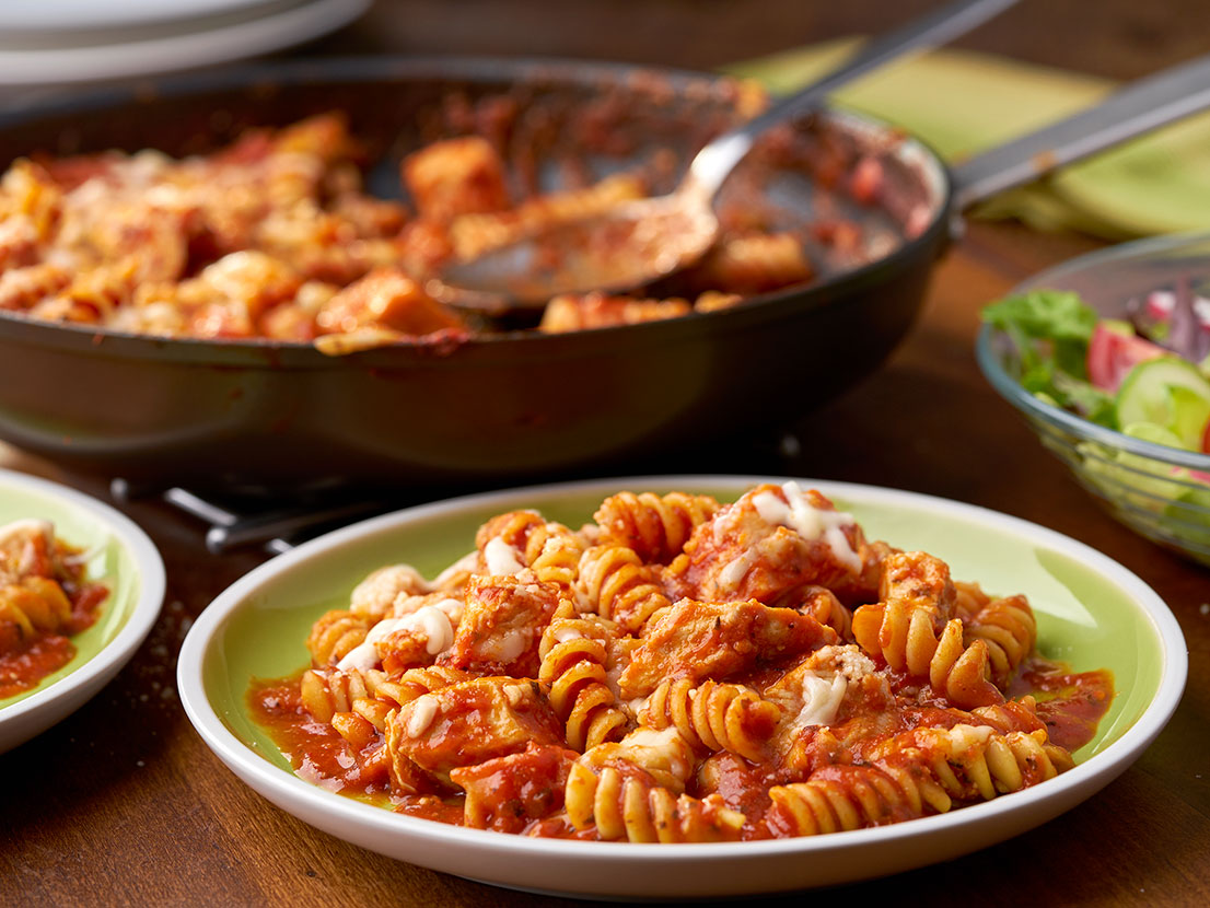 Easy Chicken Parmesan Pasta Skillet | Prego® Sauces - Campbell's