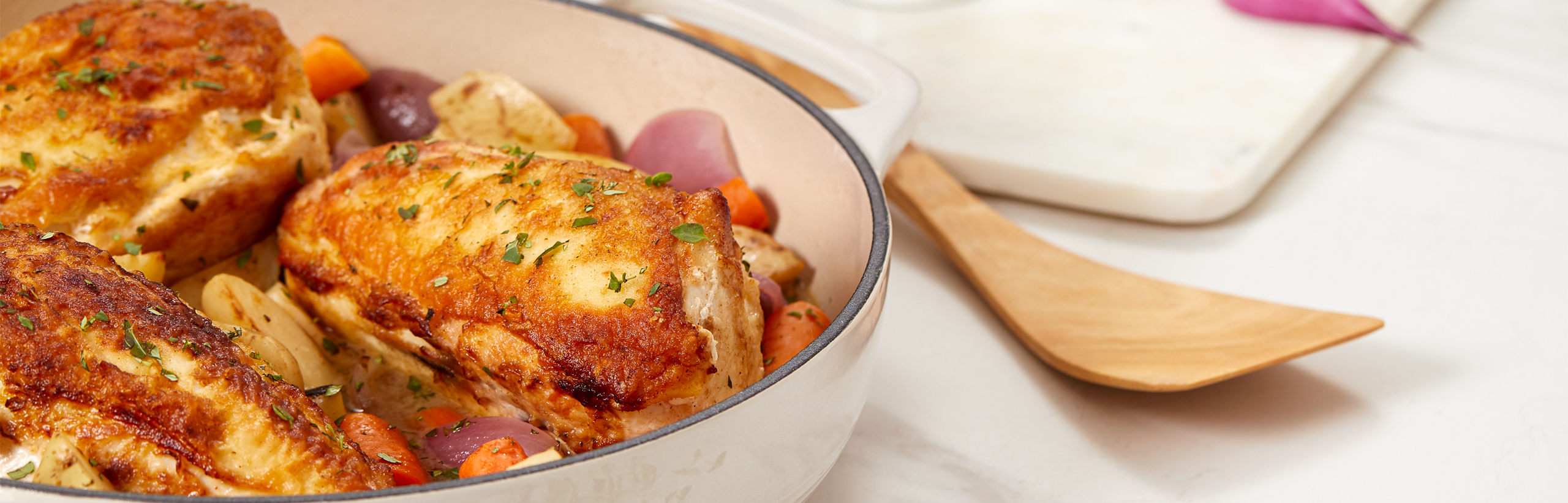 https://www.campbells.com/swanson/wp-content/uploads/2020/10/pan-roasted-chicken-with-vegetables-and-herbs.jpg