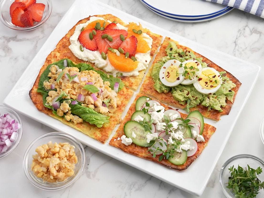 An image of prepared High Protein Chicken & Cottage Cheese Flatbread made with Swanson® Premium White Chicken Breast in Water, eggs and cottage cheese.