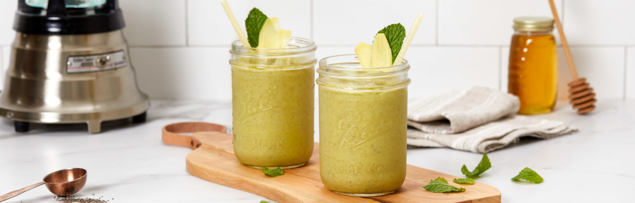 Oster® Heritage Blend™ 1000 Whirlwind™ Blender - Green Smoothie Recipe 